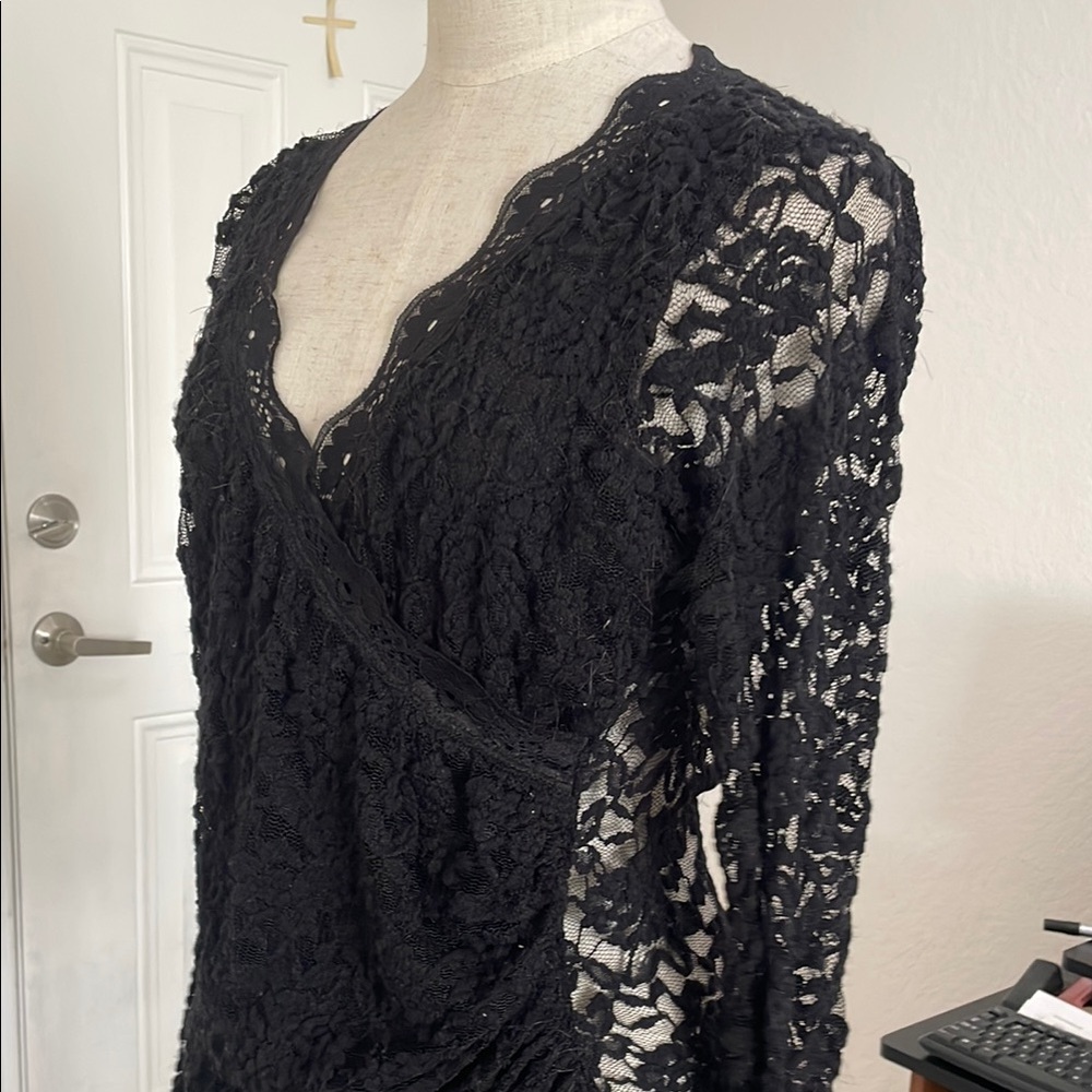 Elegant Black Lace Long Sleeve Blouse - Picture 7 of 7